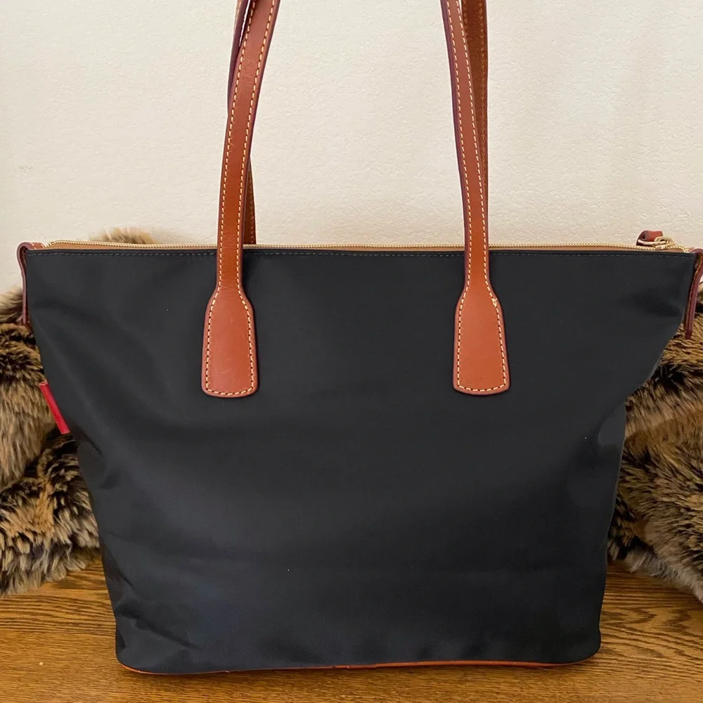 Dooney & Bourke Large Black Nylon NFL Chicago Bears Tote Bag!! - Picture 2 of 8